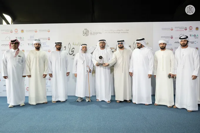 Mohammed bin Hamdan bin Zayed attends Sweihan Mazayna, part of Al Dhafra Festival