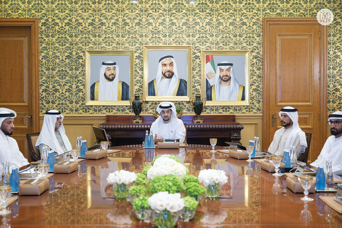 Hamdan bin Zayed chairs Abu Dhabi University board of trustees meeting