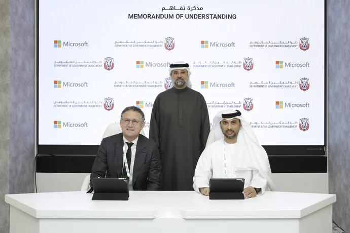 دائرة التمكين الحكومي – أبوظبي تطلق برنامج «إيه آي نيتف» للتدريب على الذكاء الاصطناعي، بالتعاون مع «أوبن إيه آي» ومايكروسوفت وجامعة محمد بن زايد للذكاء الاصطناعي