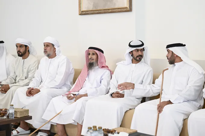 Khalifa bin Tahnoon bin Mohammed offers condolences on the passing of Mohammed Ali Afsan Al Mansouri’s mother