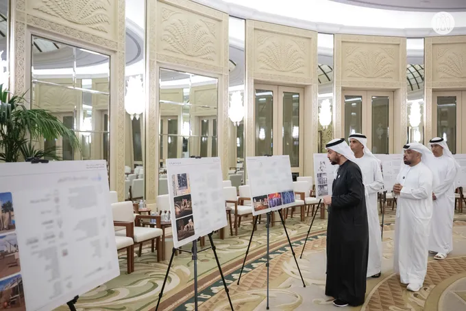 Hamdan bin Zayed receives delegation from Abu Dhabi Heritage Authority and reviews projects, programmes, and plans