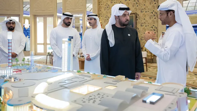 حمدان بن زايد يستقبل وفداً من مجلس الأمن السيبراني لحكومة دولة الإمارات ويشيد بوصول مواقع مراكز البيانات الرديفة للسحابة الوطنية إلى منطقة الظفرة