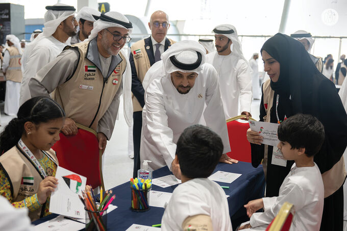 Hamdan bin Zayed participates in UAE stands with Lebanon humanitarian campaign efforts in Abu Dhabi