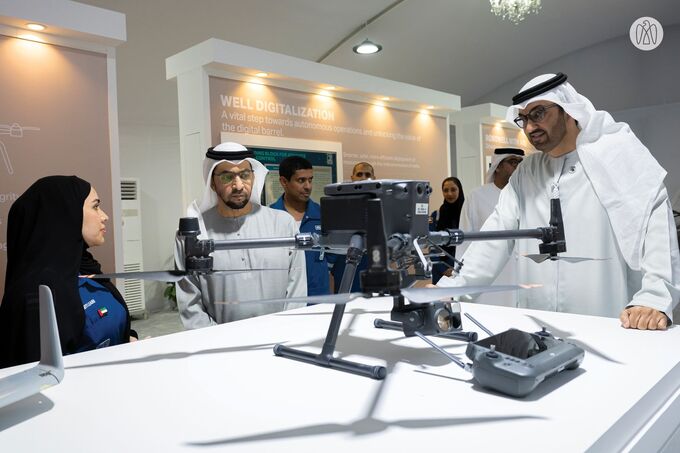 Hamdan bin Zayed visits Bu Hasa field and praises ADNOC’s efforts in employing artificial intelligence and technology in production processes