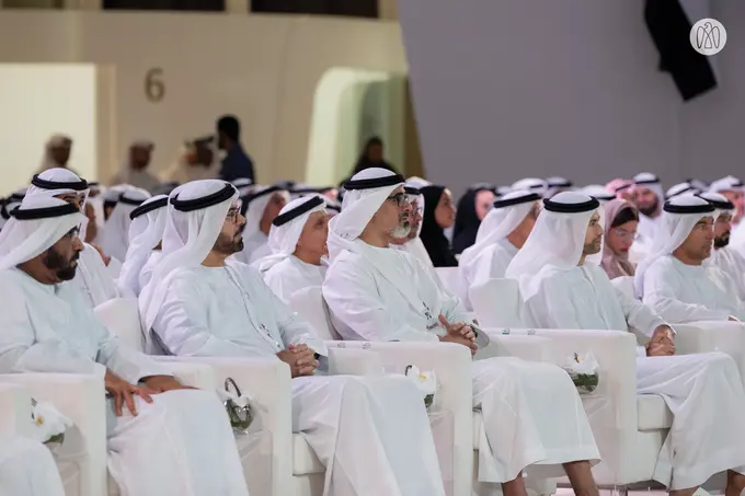 خالد بن محمد بن زايد يشهد جانباً من الاجتماعات السنوية لحكومة دولة الإمارات