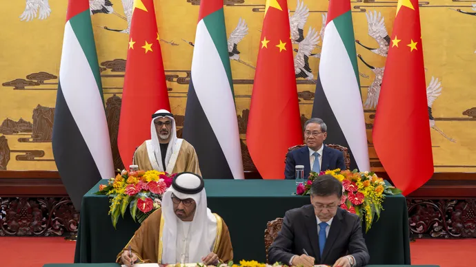 Crown Prince of Abu Dhabi and Premier of China discuss strengthening comprehensive strategic partnership and expanding cooperation