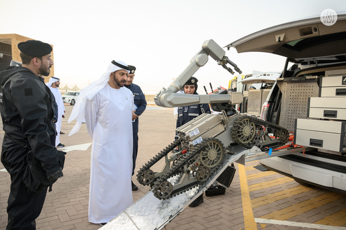 Hamdan bin Zayed visits Nuclear Emergency Response Center in Al Dhannah in Al Dhafra Region