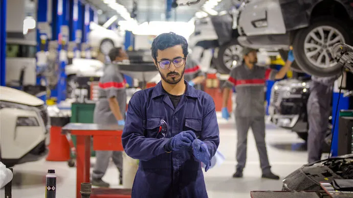 برنامج التلمذة المهنية من مركز أبوظبي للتعليم والتدريب التقني والمهني يدعم تنمية مهارات الطلبة
