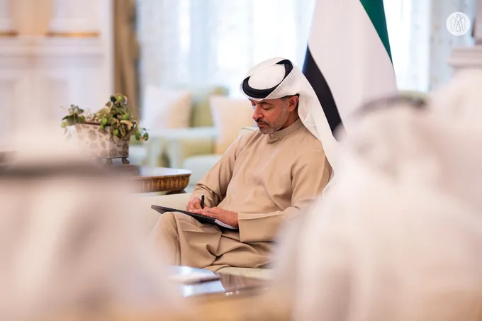 v|Hazza bin Zayed reviews key strategic plans for cultural and tourism projects in Al Ain Region