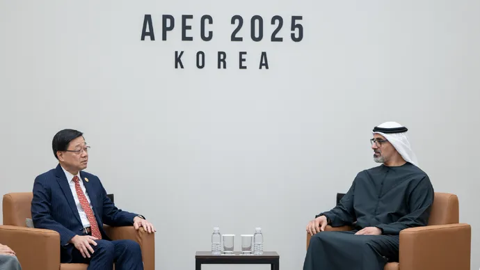 On the sidelines of the Asia-Pacific Economic Cooperation forum, Crown Prince of Abu Dhabi meets Chief Executive of Hong Kong