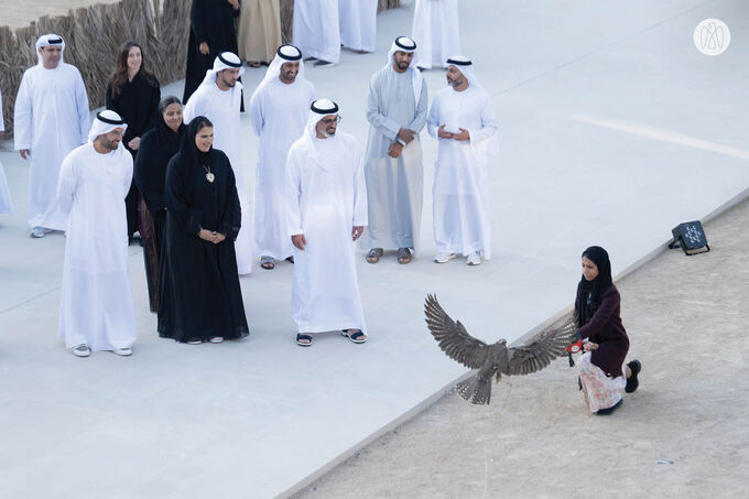 خالد بن محمد بن زايد يشهد جانباً من فعاليات مهرجان الحصن