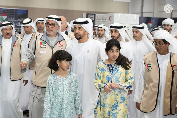 Hamdan bin Zayed participates in UAE stands with Lebanon humanitarian campaign efforts in Abu Dhabi