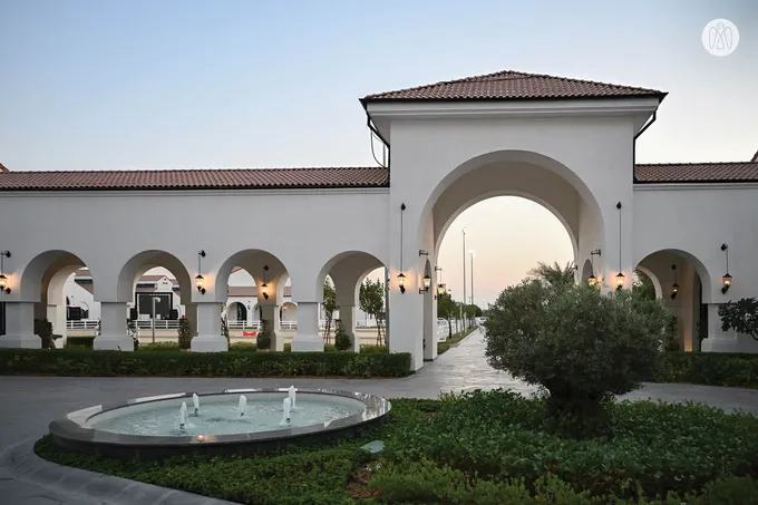 منصور بن زايد يطلق مشروع “ساحة الخيل” بنادي أبوظبي للفروسية