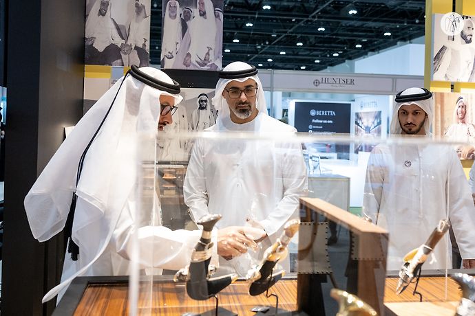 خالد بن محمد بن زايد  يزور معرض أبوظبي الدولي للصيد والفروسية في دورته الـ19