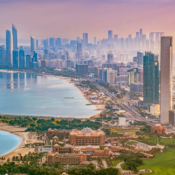 "سفن إكس" وجهات حكومية في أبوظبي تتعاون لإطلاق منصة "عضيد" بهدف تعزيز استدامة سلاسل الإمداد وتسهيل التجارة