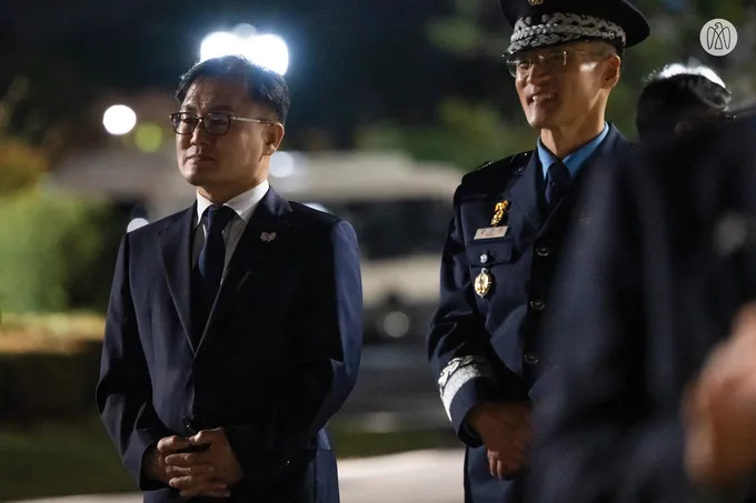 On behalf of the UAE President.. Crown Prince of Abu Dhabi arrives in Korea to attend Asia-Pacific Economic Cooperation forum