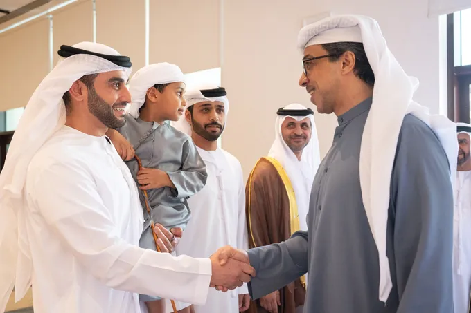Mansour bin Zayed attends wedding reception