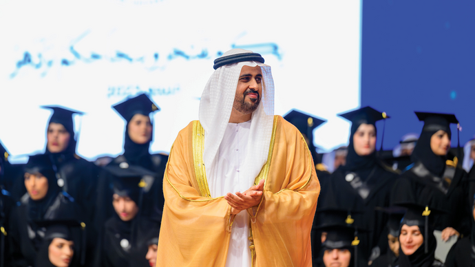 ذياب بن محمد بن زايد يشهد حفل تخريج جامعة محمد بن زايد للعلوم الإنسانية