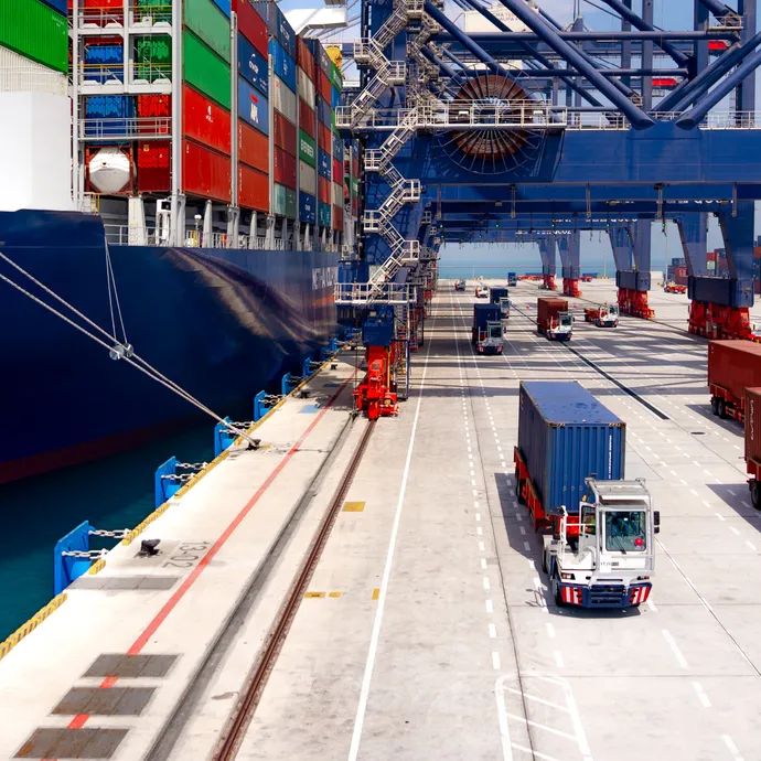 مجموعة موانئ أبوظبي توظّف شبكتها اللوجستية المتكاملة لضمان مرونة التجارة ودعم سلاسل الإمداد