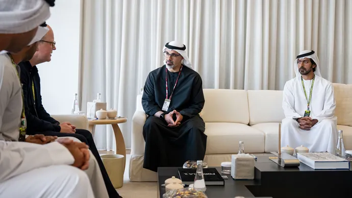 خالد بن محمد بن زايد يشهد جانباً من فعاليات سباق جائزة الاتحاد للطيران الكبرى للفورمولا 1 في نسختها الـ17