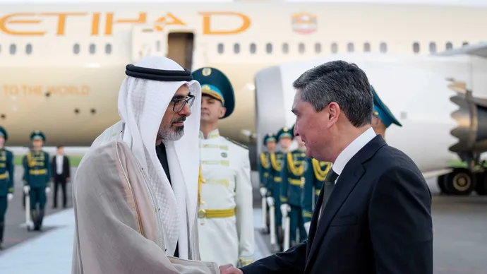 Crown Prince of Abu Dhabi arrives in Astana on official visit