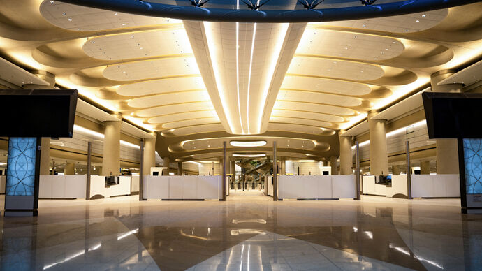 افتتاح مبنى المسافرين (A) في مطار أبوظبي الدولي