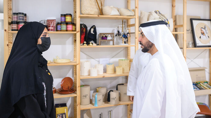 Hamdan bin Zayed visits Emirates Red Crescent in Abu Dhabi