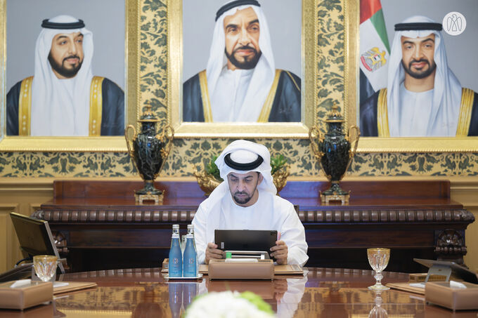 Hamdan bin Zayed chairs Abu Dhabi University board of trustees meeting