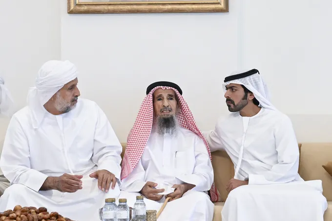 Khalifa bin Tahnoon bin Mohammed offers condolences on the passing of Mohammed Ali Afsan Al Mansouri’s mother