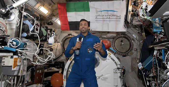 جامعة الإمارات تتعاون مع مركز محمد بن راشد للفضاء لاستضافة الحدث الرابع من سلسلة &quot;لقاء من الفضاء&quot; مع رائد الفضاء سلطان النيادي