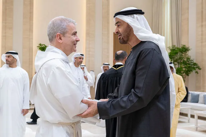 UAE President accepts condolences for third day over passing of Tahnoun bin Mohammed from international delegations, crowds of mourners
