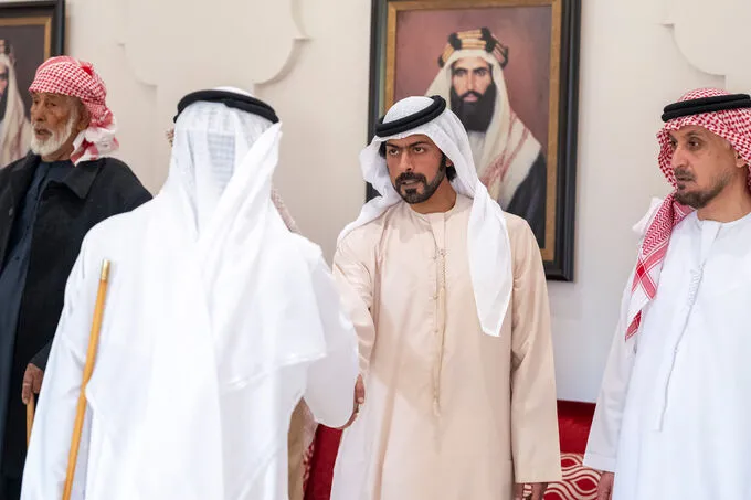 Khalifa bin Tahnoon bin Mohammed offers condolences on passing of Sultan Abdullah Khalfan Al Shamsi