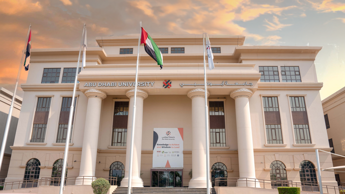 جامعة أبوظبي تُعزِّز تميُّزها الأكاديمي عالمياً من خلال نشر أكثر من 4,000 ورقة بحثية في مؤشر «سكوبس»