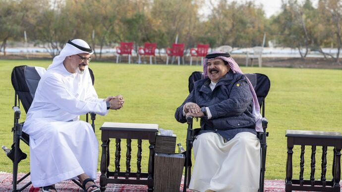ملك البحرين يستقبل ولي عهد أبوظبي في العاصمة البحرينية المنامة