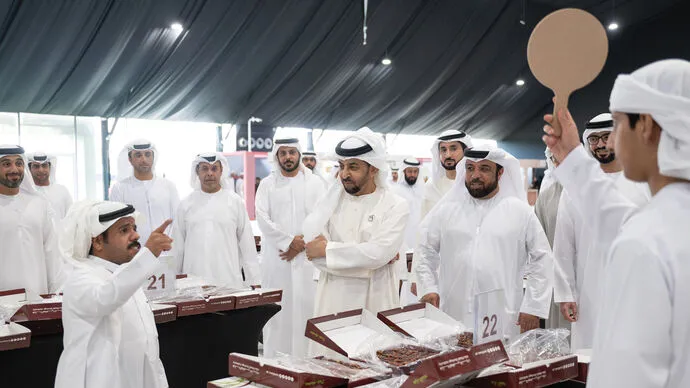 Hamdan bin Zayed visits 3rd Liwa Date Festival and Auction