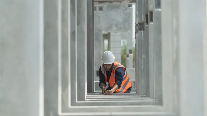 دائرة البلديات والنقل تصدر درجات مهنية جديدة ومعايير محدَّثة لعمل المهندسين في أبوظبي