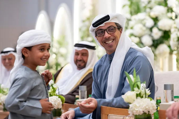 Mansour bin Zayed attends wedding reception