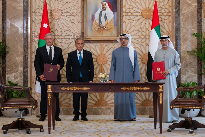 Mansour bin Zayed, Jordanian PM witness signing of agreement to develop railway network in Jordan, establish UAE–Jordan Railway Company