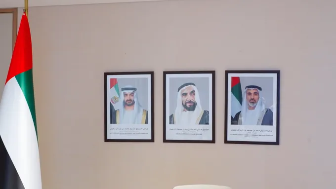 Hazza bin Zayed receives delegation from Department of Culture and Tourism and reviews plans to enhance tourism and cultural ecosystem in Al Ain Region
