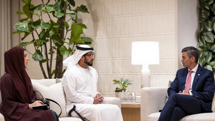 زايد بن حمدان بن زايد يلتقي رئيس الباراغواي لبحث سُبل تعزيز التعاون المشترك في المجالات الاقتصادية والاستثمارية
