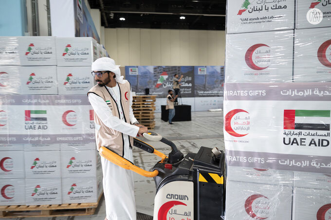 Hamdan bin Zayed participates in UAE stands with Lebanon humanitarian campaign efforts in Abu Dhabi