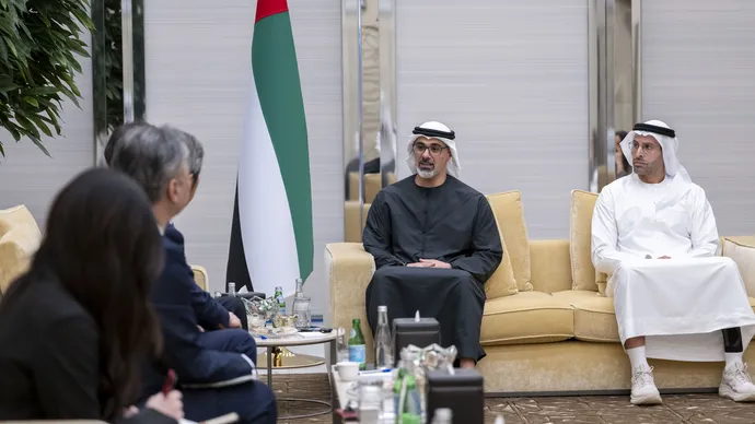 خالد بن محمد بن زايد يلتقي المدير التنفيذي لمتحف طوكيو الوطني