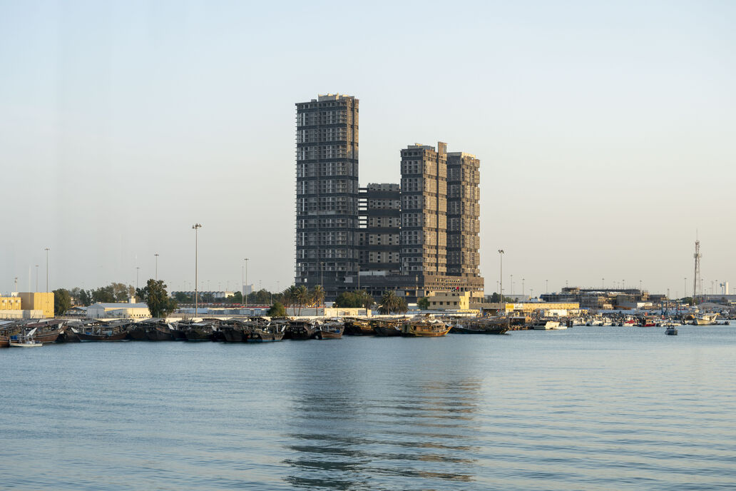 Demolition of Mina Plaza towers 4