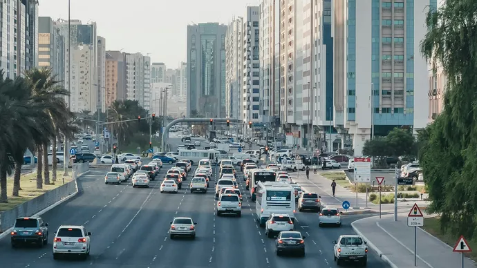 دائرة البلديات والنقل تُصدر قراراً يهدف إلى تسهيل تملُّك أرقام المركبات المميزة غير المملوكة في إمارة أبوظبي
