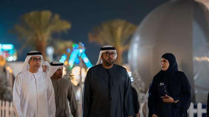 محمد بن حمدان بن زايد يشهد افتتاح فعالية الألعاب الشتوية "ونترلاند العين" في استاد هزاع بن زايد