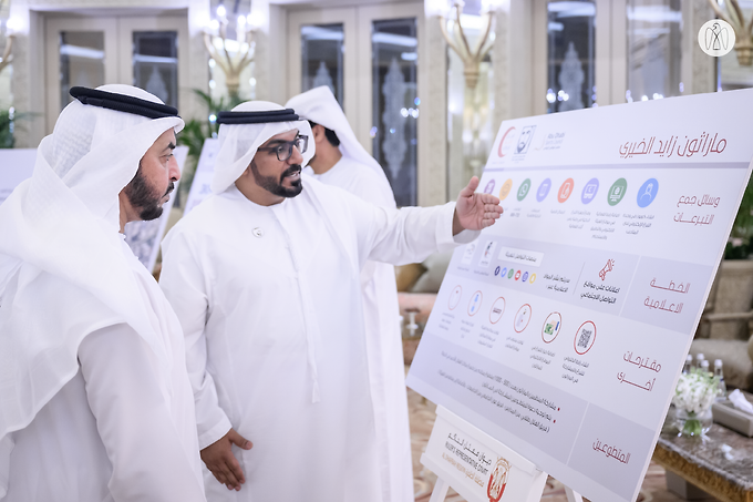 Hamdan bin Zayed receives Chairman and member of the Higher Organising Committee of Zayed Charitable Marathon