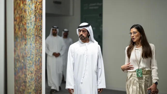 خليفة بن طحنون بن محمد  يزور معرض &quot;فن أبوظبي&quot; في دورته الـ17