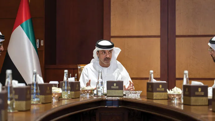 Hazza bin Zayed receives delegation from Department of Culture and Tourism to review progress of culture and tourism sectors in Al Ain Region