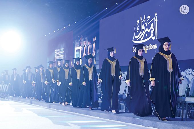 تحت رعاية حامد بن زايد وبحضور نهيان بن مبارك جامعة خليفة للعلوم والتكنولوجيا تنظم حفلاً لتخريج 549 طالباً