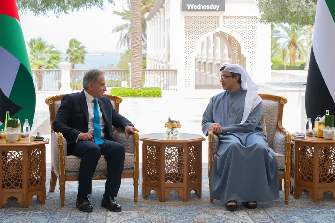 Mansour bin Zayed, Jordanian PM witness signing of agreement to develop railway network in Jordan, establish UAE–Jordan Railway Company